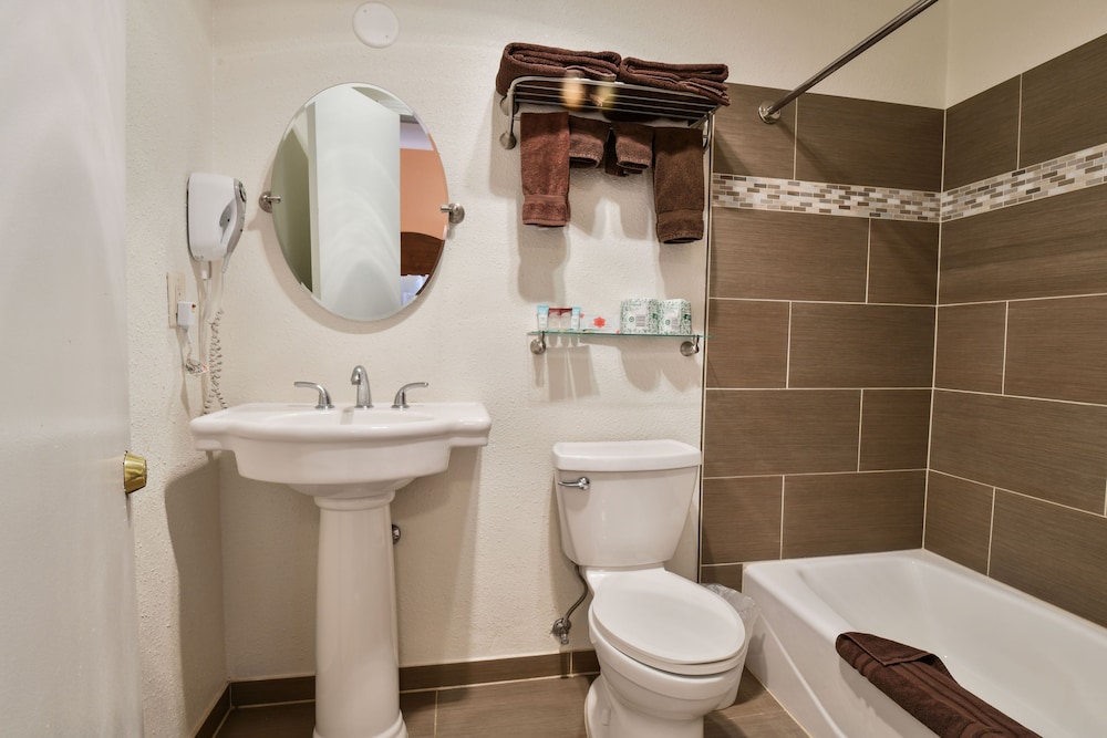 Adventure Inn & Motel - photo 20