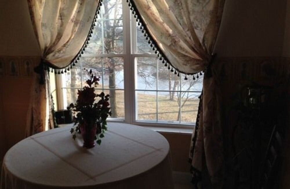 Swan Song Inn — Marshfield — photo 4