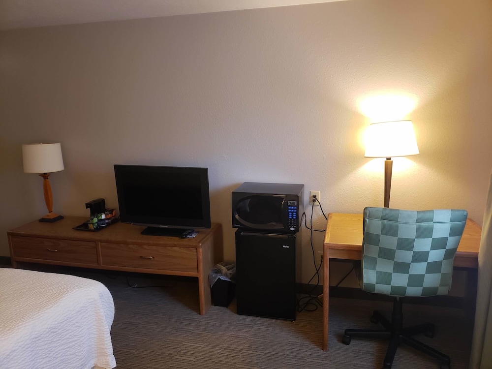 Country Inn & Suites by Radisson Fairview Heights IL - photo 36
