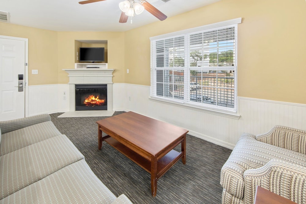 Holiday Inn Club Vacations Hill Country Resort Canyon Lake - photo 11