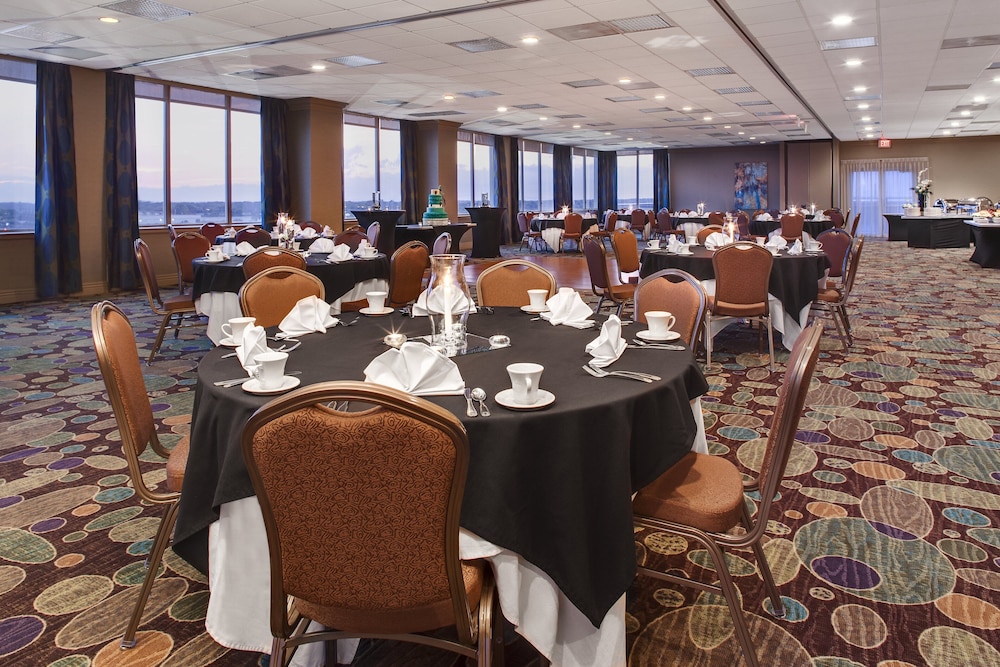 Holiday Inn & Suites Overland Park West by IHG - photo 45