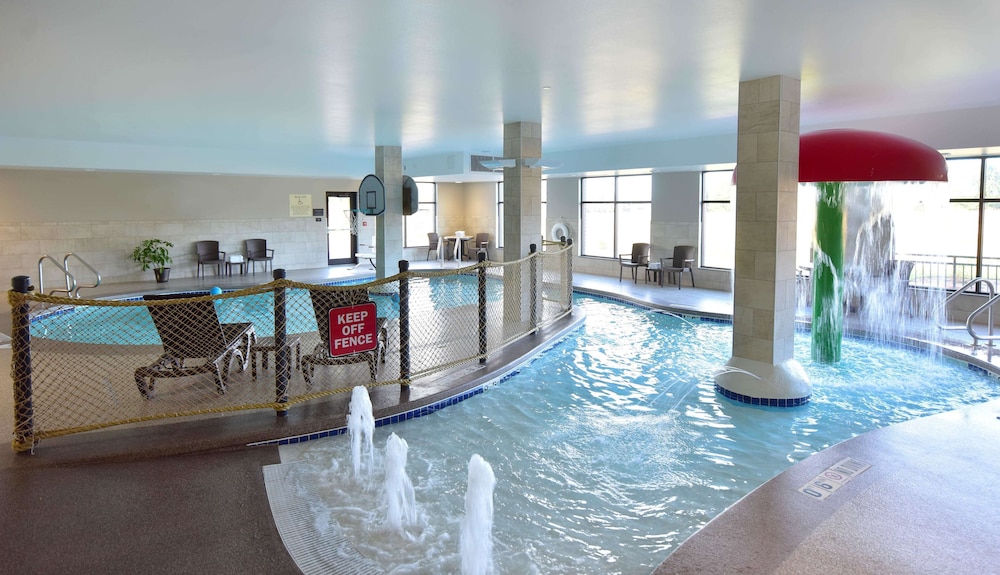 Hampton Inn & Suites at Wisconsin Dells Lake Delton - photo 9