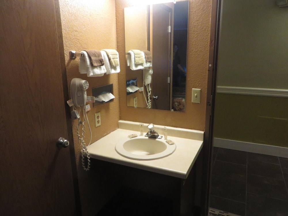 Riverside Suites - photo 47