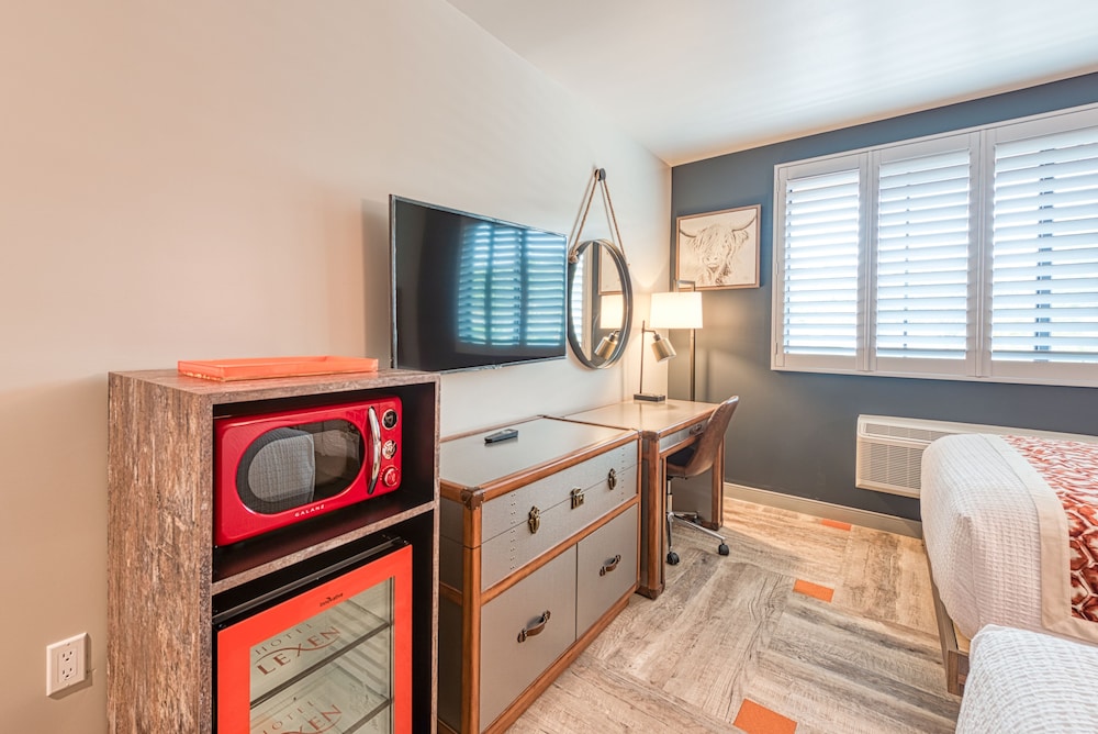 Hotel Lexen Newhall - photo 11