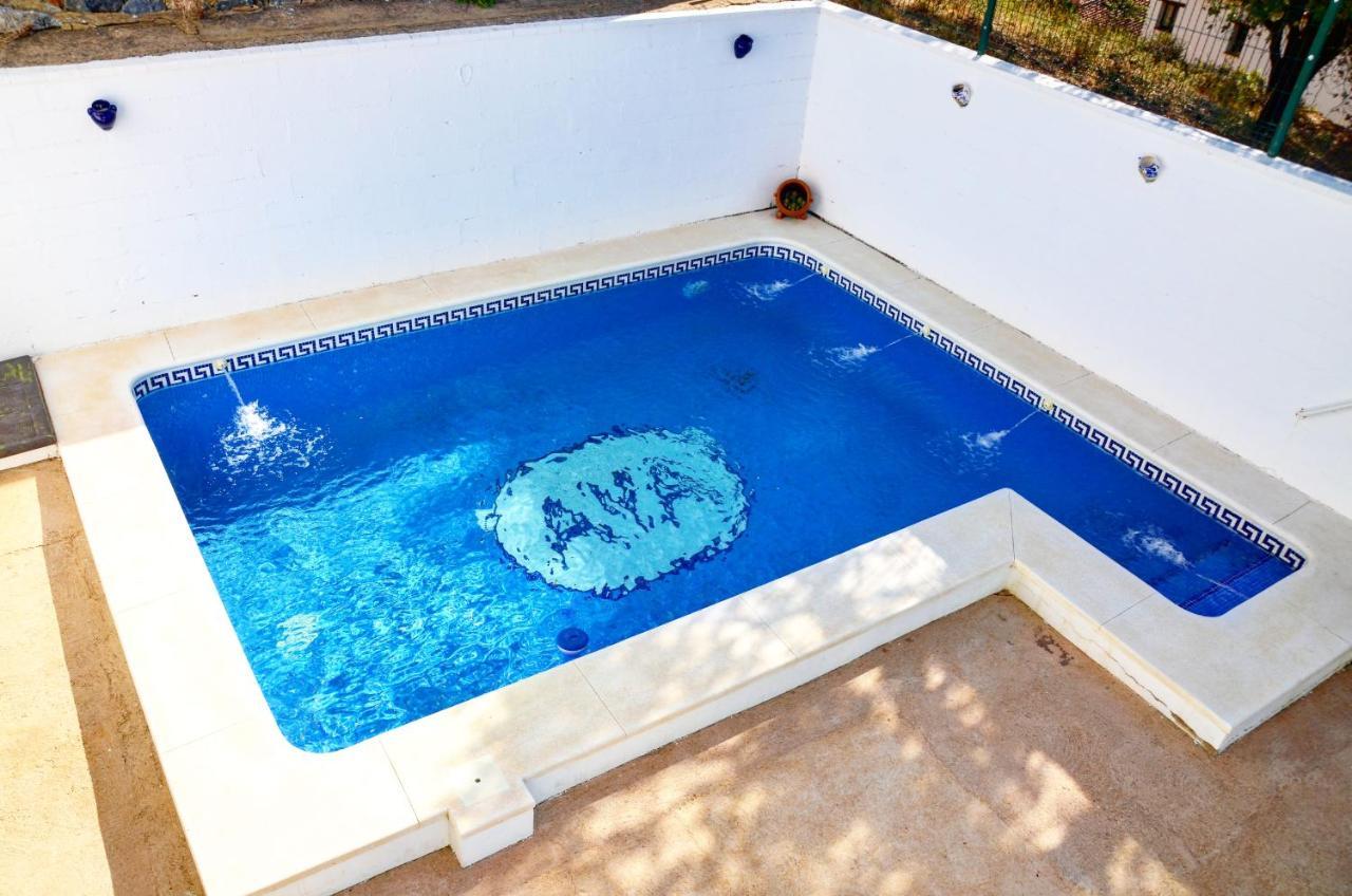 Casa Rural Aya I — 4-Star Luxury Hotel in Linares De La Sierra, Spain
