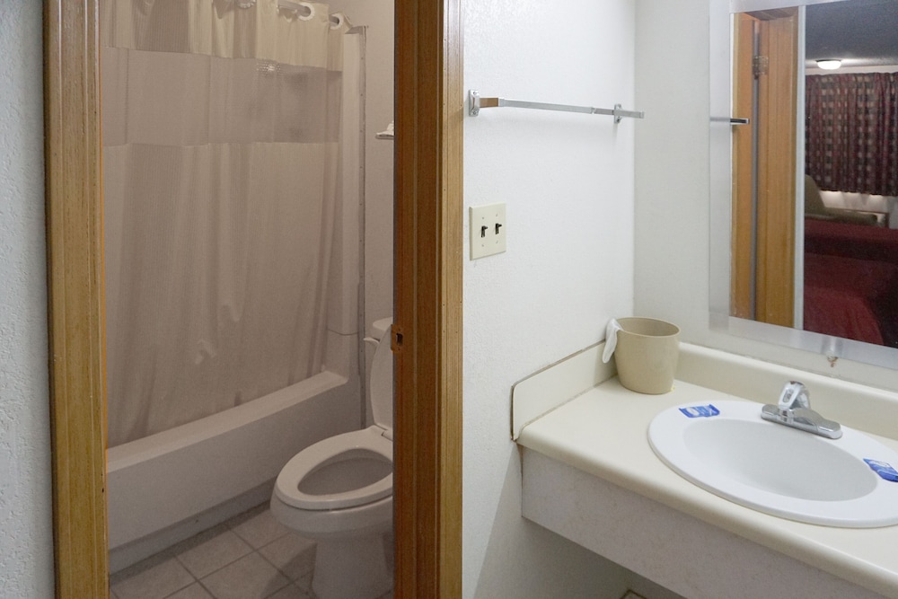 Oyo Hotel Altus N Main St - photo 16