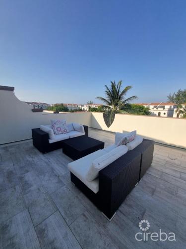 Residents and Work Permit Holders in George Town, Cayman Islands