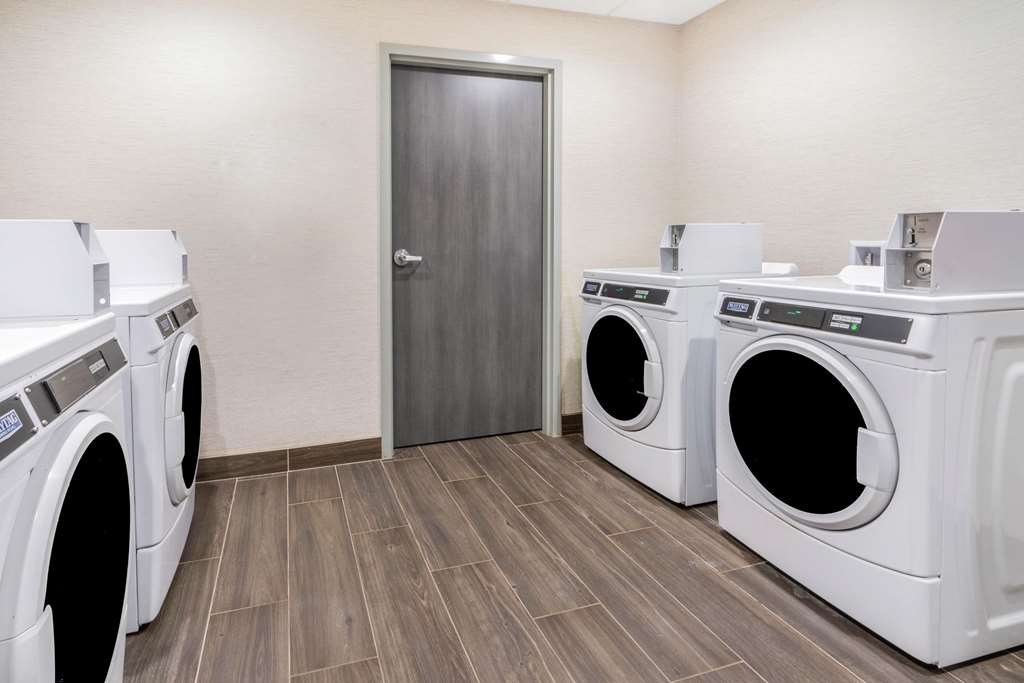 La Quinta Inn & Suites by Wyndham Oklahoma City Airport - photo 30
