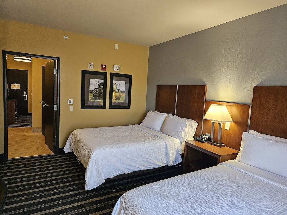 Holiday Inn Express & Suites Perry National Fairground Area #34 by IHG - photo 29