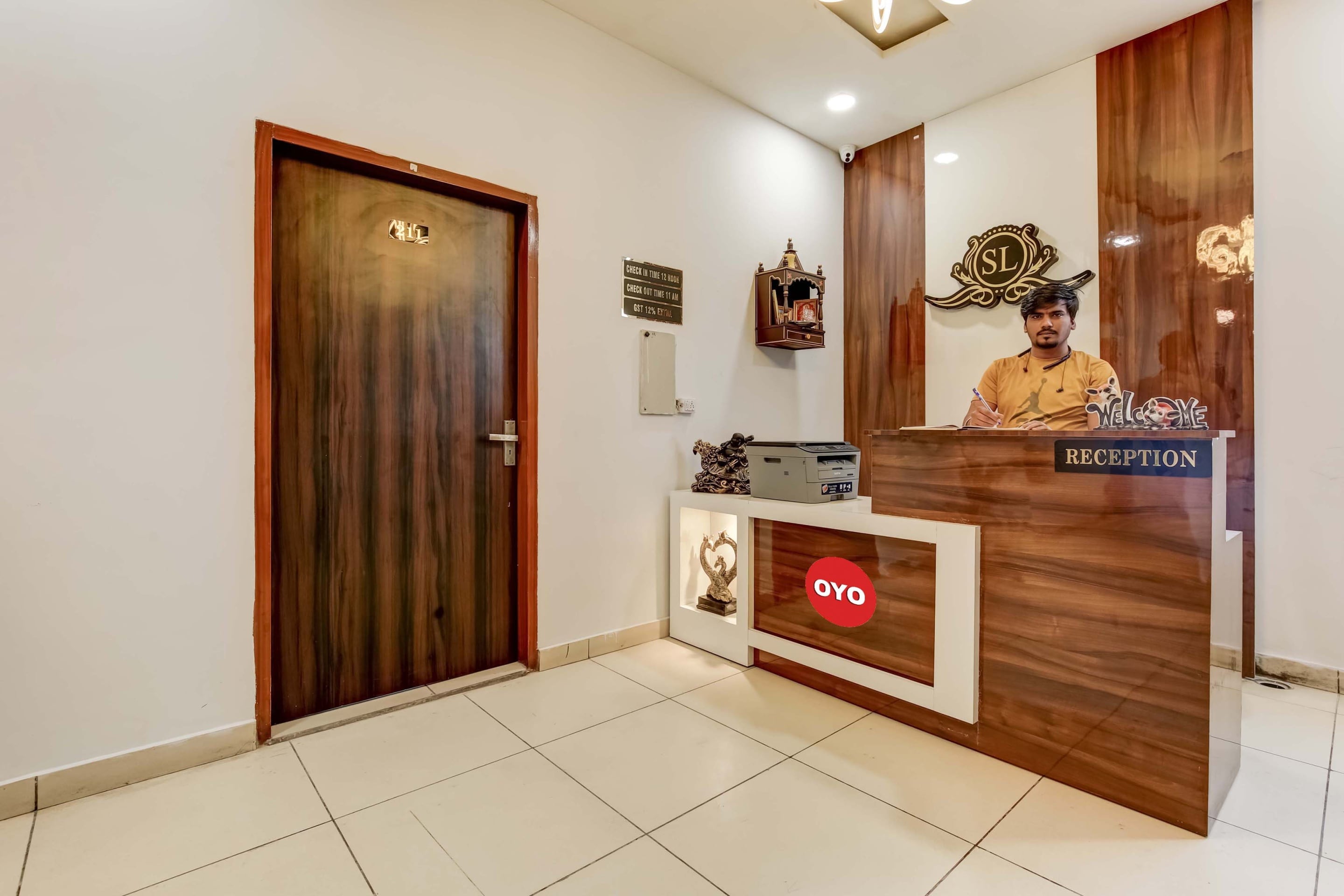 Super OYO Flagship Hotel Sky Land