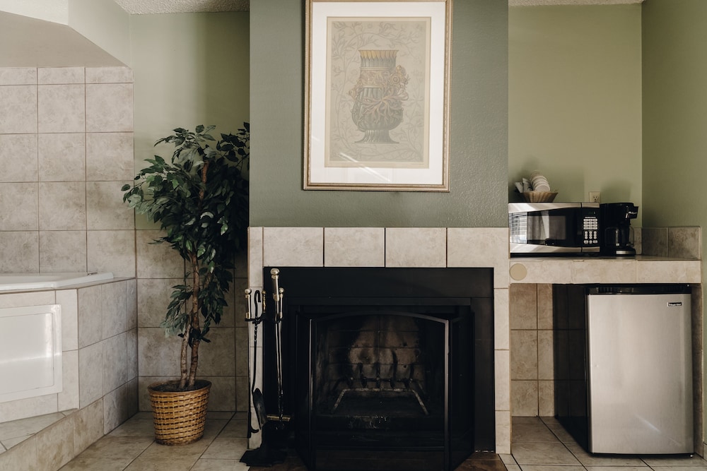 Vintage Lakeside Inn - photo 32