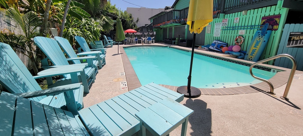 Upper Deck Hotel and Bar Adults Only - photo 22