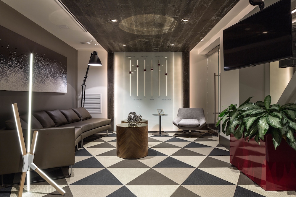 The Windsor Suites - photo 4