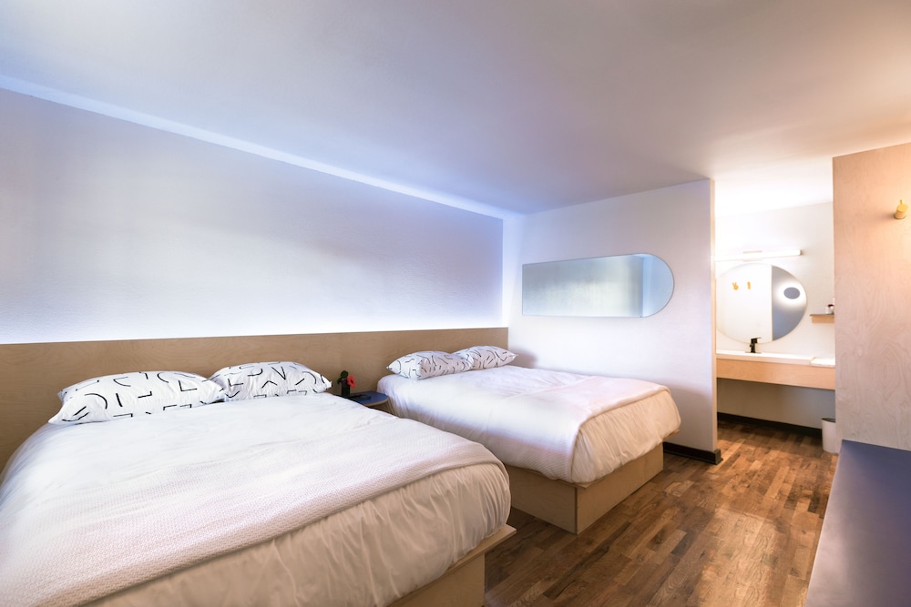 The Iris Motel - photo 9