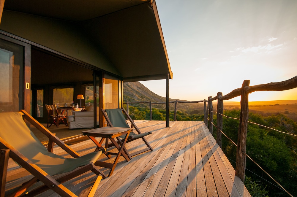 HillsNek Safari Camp Amakhala Game Reserve — 4-Star Luxury Hotel in Port Elizabeth, South Africa