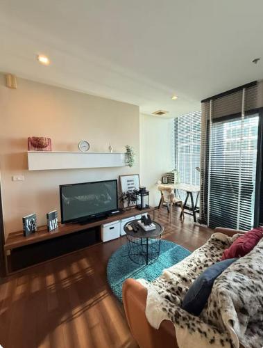 Perfect Location Direct Skywalk to BTS Thong