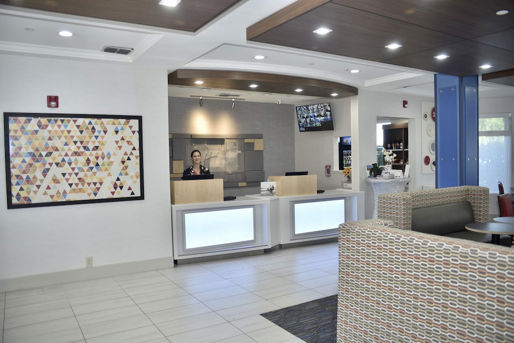 Holiday Inn Express Windsor Sonoma Wine Country by IHG - photo 3