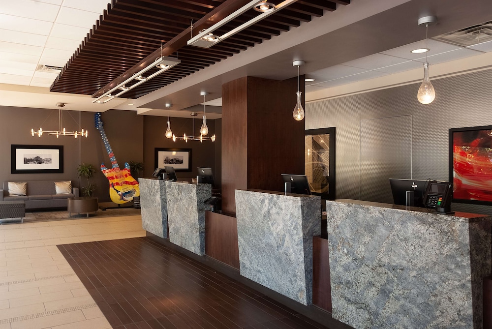 DoubleTree by Hilton Hotel Cleveland Downtown Lakeside - photo 4
