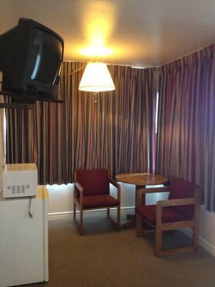 Cozy Cove Beachfront Resort Inn - photo 23