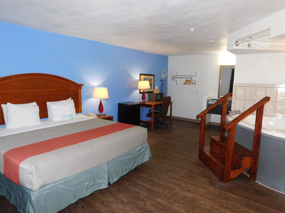 Days Inn By Wyndham Oklahoma City Nw Expressway - photo 28