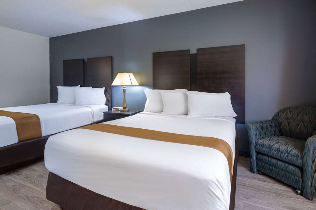 Travelodge by Wyndham Merrill - photo 20