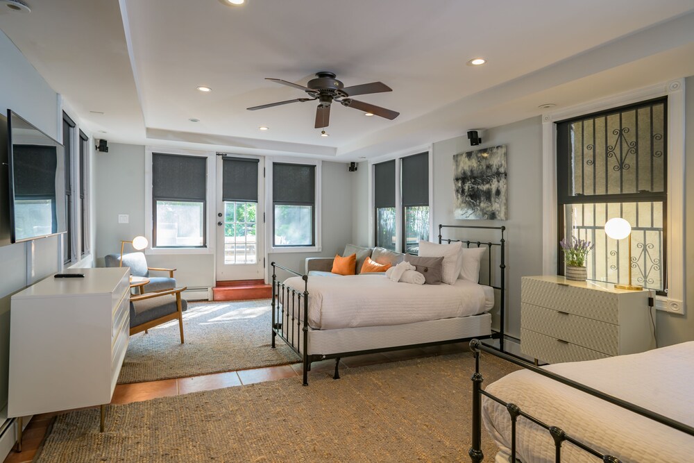 Deedee's Brownstone Van Vorst Park - photo 11