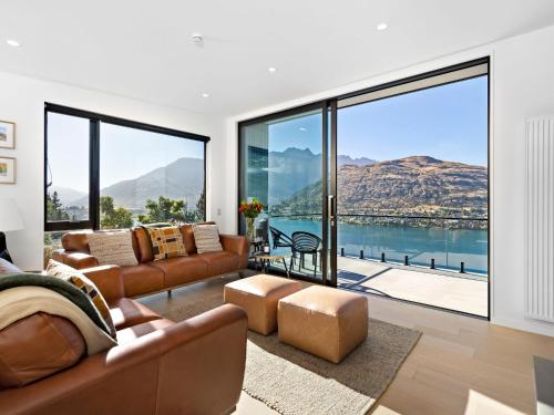 Woods Villa Tui — 4-Star Luxury Hotel in Queenstown, New Zealand