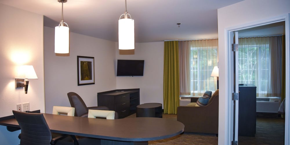 Candlewood Suites Pearl by IHG - photo 9
