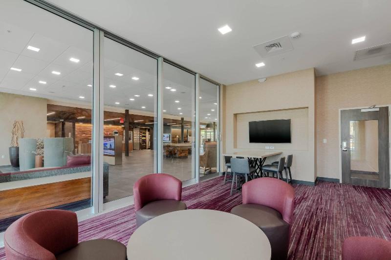 Courtyard by Marriott Savannah Airport - photo 82