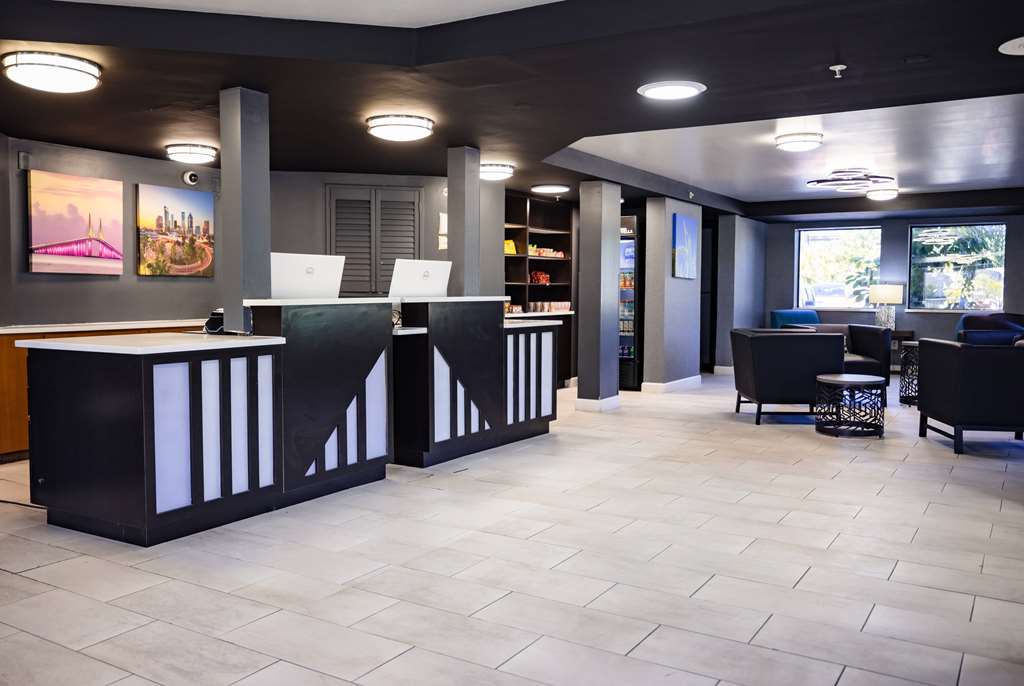 La Quinta Inn by Wyndham Tampa Near Busch Gardens - photo 12