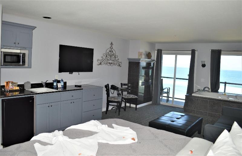 Starfish Manor Oceanfront Hotel - photo 30