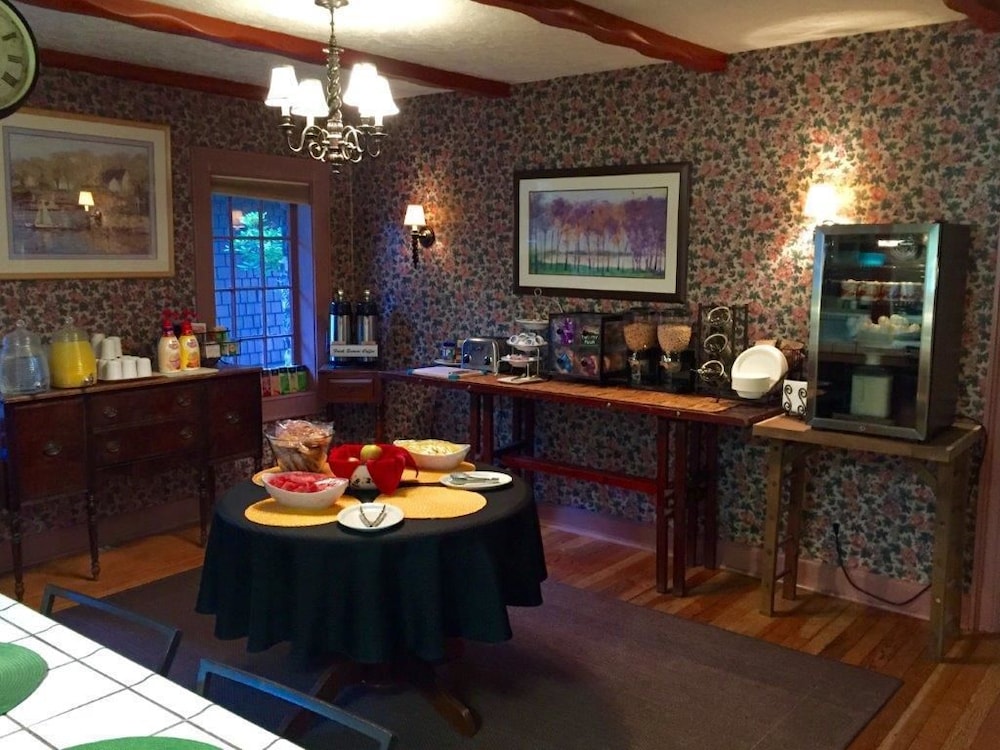 Strawberry Valley Inn - photo 11