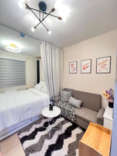 Studio Unit 8 Spatial Condo — 4-Star Luxury Hotel in Davao, Philippines