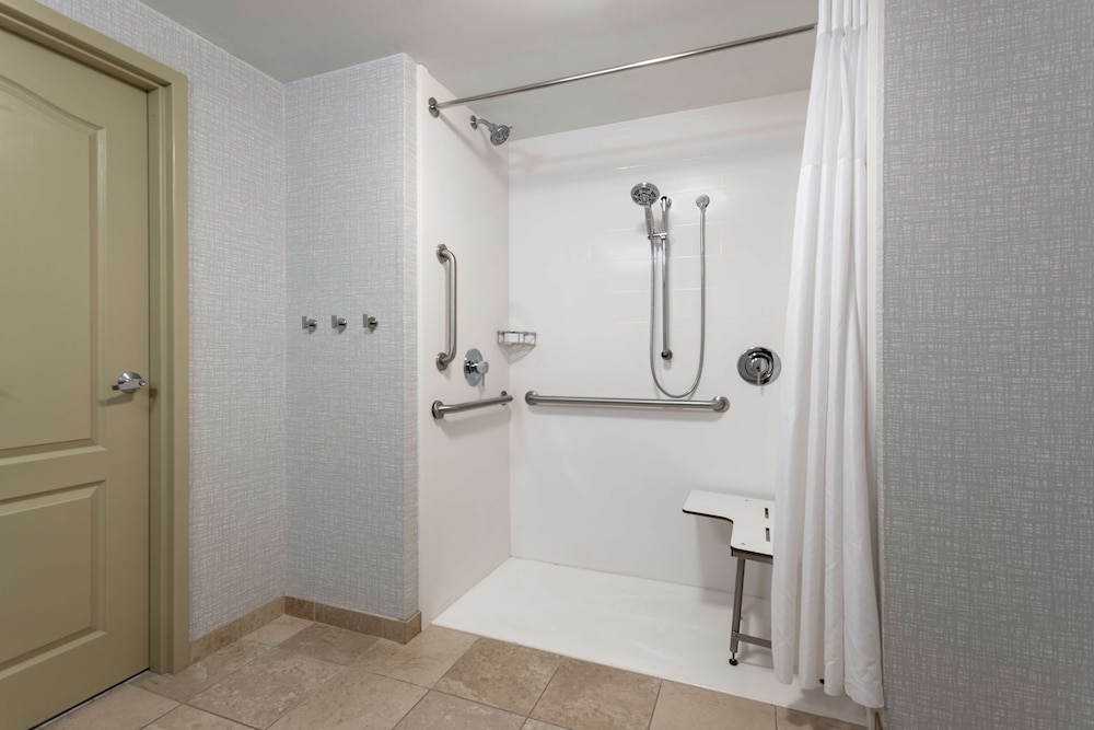 Hampton Inn Suites Minneapolis St Paul Arpt Mall of America - photo 24