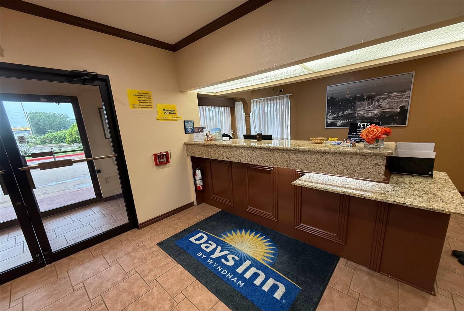 Days Inn by Wyndham Navasota - photo 6