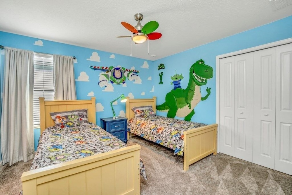 Storey Lake Resort 9 Bed Game theater Room 9 Bedroom Home by RedAwning - photo 17
