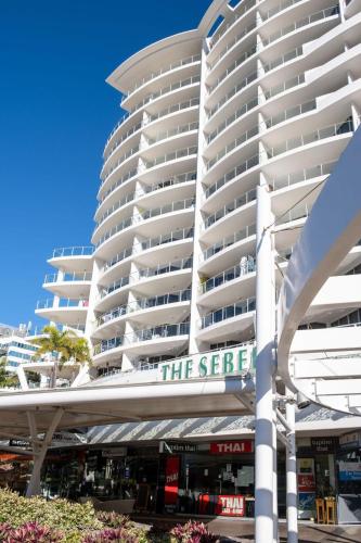 Panoramic Ocean Views At Maroochydore — 4-Star Luxury Hotel in Maroochydore, Australia
