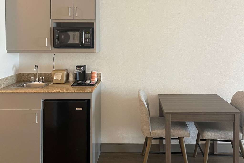 Comfort Suites Granbury - photo 28