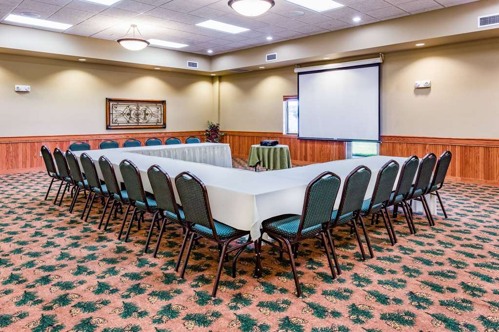 AmericInn by Wyndham Fort Pierre Conference Center - photo 21