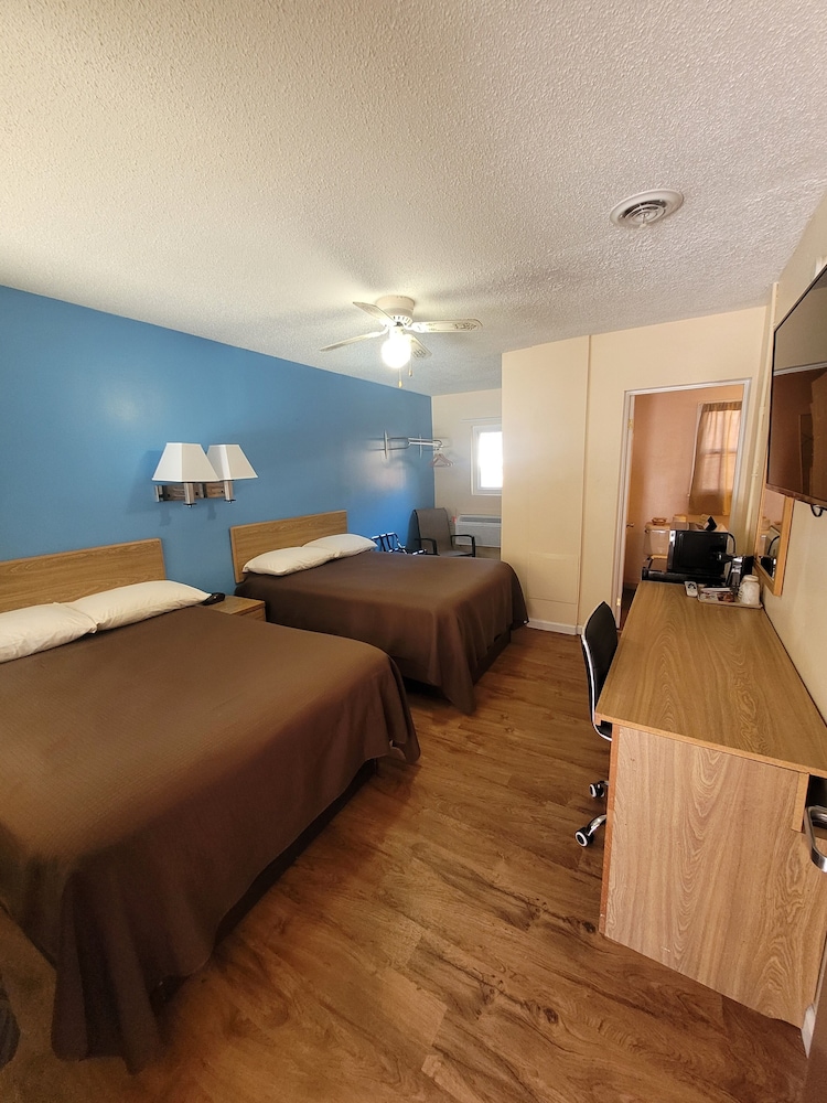 Economy Inn Sylva - photo 16