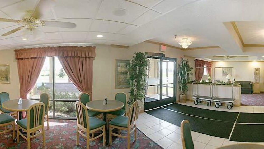 Hampton Inn Sturgis Lagrange Area - photo 35