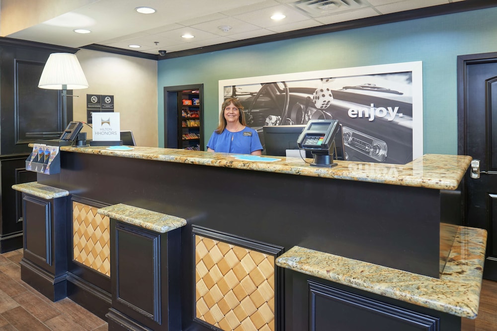 Hampton Inn & Suites Decatur - photo 4