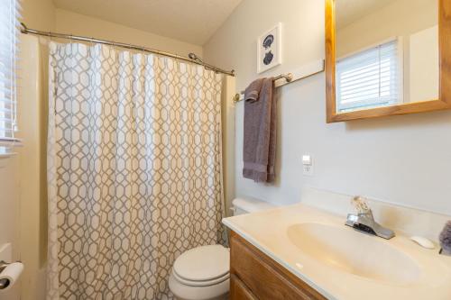 Beach Happy by Oak Island Accommodations - photo 15