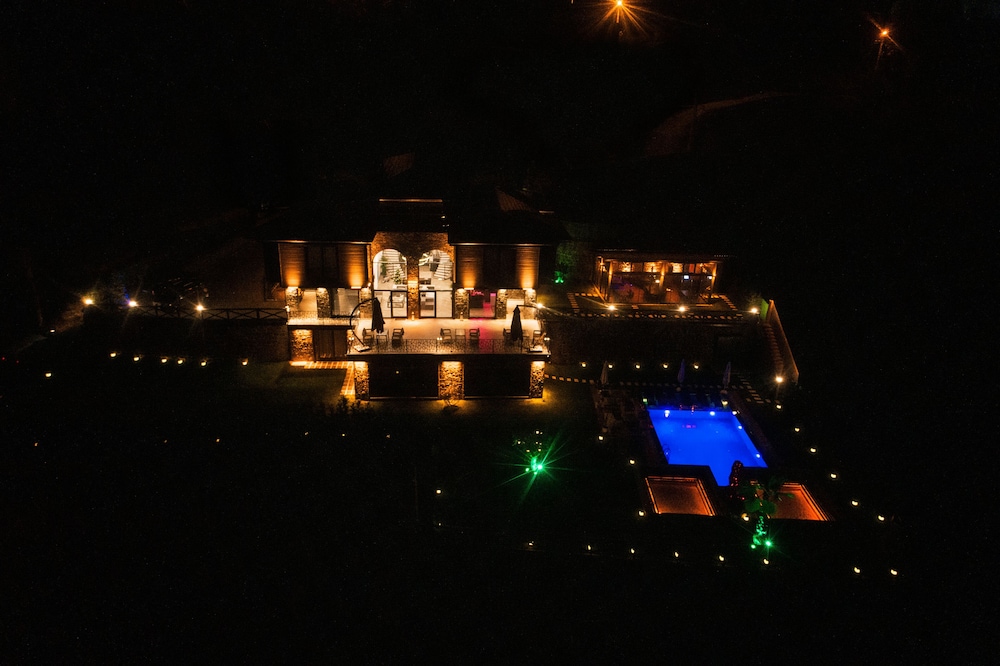 Cathan Art Hotel — Pazar