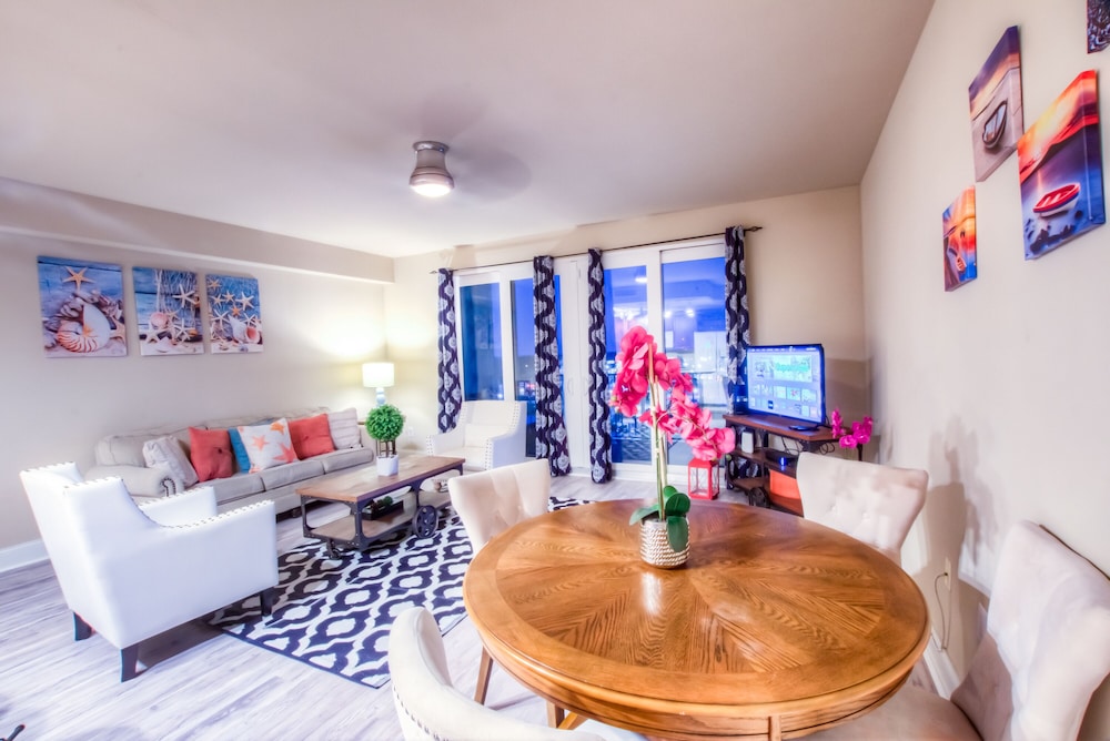 Laketown Wharf Resort by Aneliya's Rentals - photo 438