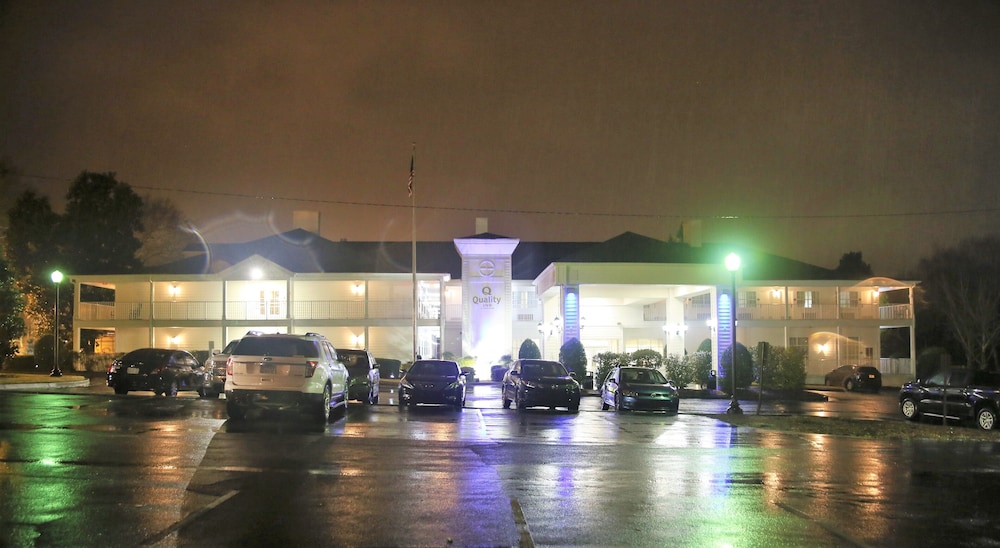 Quality Inn Fayetteville near Historic Downtown Square - photo 52