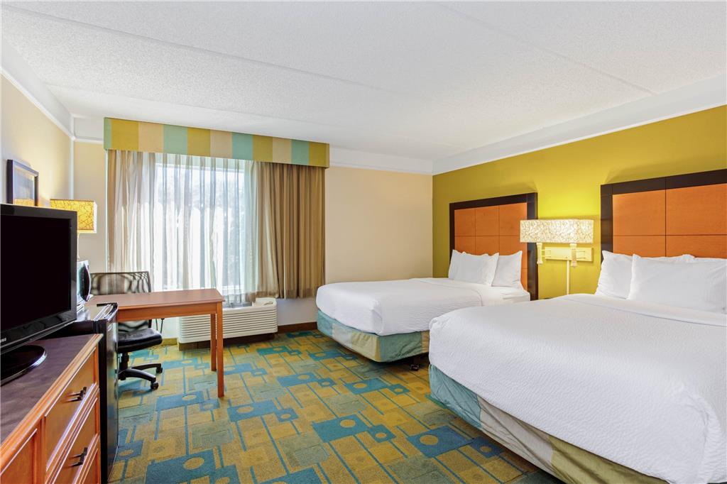 La Quinta Inn & Suites by Wyndham Orlando I Drive Conv Ctr - photo 31
