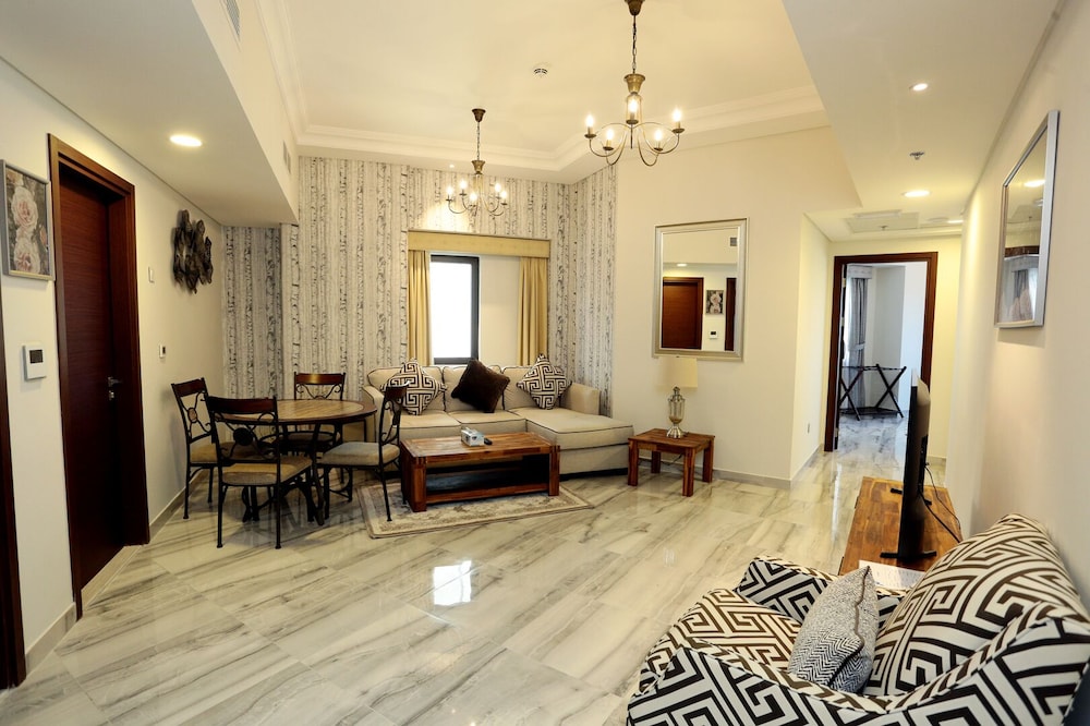 Marbella Executive 2 Bedrooms Balcony — 4-Star Luxury Hotel in Dubai, United Arab Emirates