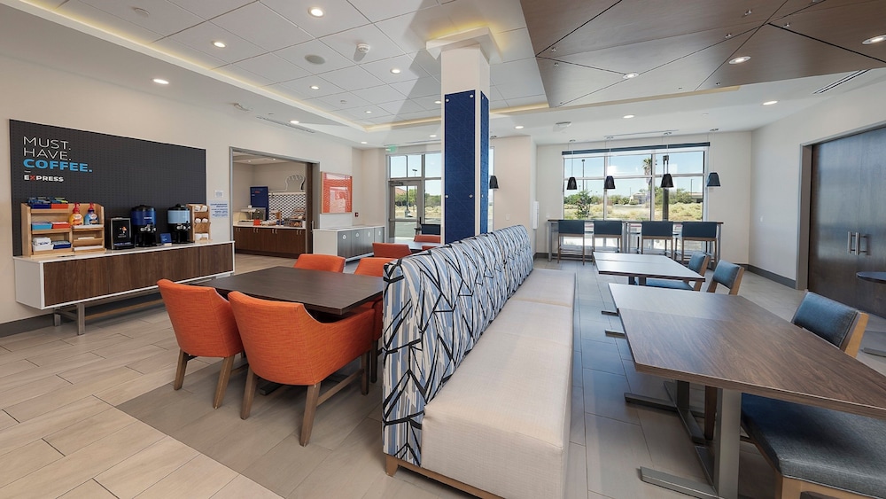 Holiday Inn Express & Suites Ridgecrest China Lake by IHG - photo 29