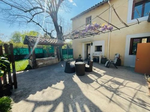Le Gîte du Pont des Lones in Valence, France